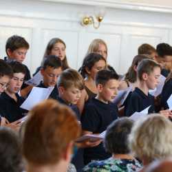 Kirchensaal wird zur Kulisse von Unterwelt und strahlenden Helden Kirchensaal wird zur Kulisse von Unterwelt und strahlenden Helden