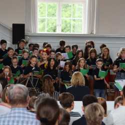 Kirchensaal wird zur Kulisse von Unterwelt und strahlenden Helden Kirchensaal wird zur Kulisse von Unterwelt und strahlenden Helden