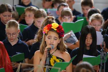 Kirchensaal wird zur Kulisse von Unterwelt und strahlenden Helden Kirchensaal wird zur Kulisse von Unterwelt und strahlenden Helden