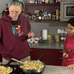 Koch-AG im Internat trifft sich regelmäßig Koch-AG im Internat trifft sich regelmäßig