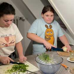 Koch-AG im Internat trifft sich regelmäßig Koch-AG im Internat trifft sich regelmäßig