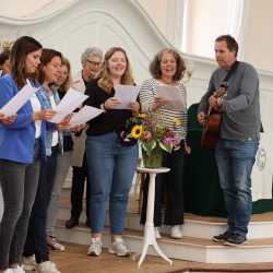 Kollegium verabschiedet sich von geschätzten Mitarbeitenden Kollegium verabschiedet sich von geschätzten Mitarbeitenden