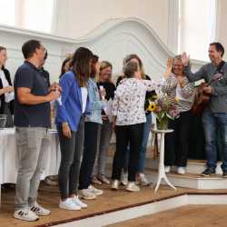 Kollegium verabschiedet sich von geschätzten Mitarbeitenden Kollegium verabschiedet sich von geschätzten Mitarbeitenden