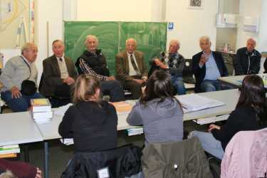 „Krieg ist Mist“ – Zeitzeugen berichten vom Leben zwischen zwei Welten „Krieg ist Mist“ – Zeitzeugen berichten vom Leben zwischen zwei Welten