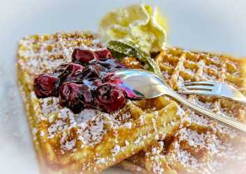 Kulinarischer Weihnachtsmarkt in der Mensa Kulinarischer Weihnachtsmarkt in der Mensa