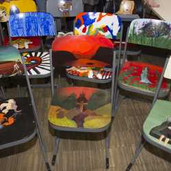 Kunst am Stuhl Kunst am Stuhl