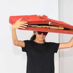 Kunterbuntes Schulfest bei strahlendem Sonnenschein Kunterbuntes Schulfest bei strahlendem Sonnenschein