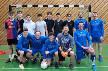 Lehrerteam beim Schulpokal in Führung Lehrerteam beim Schulpokal in Führung