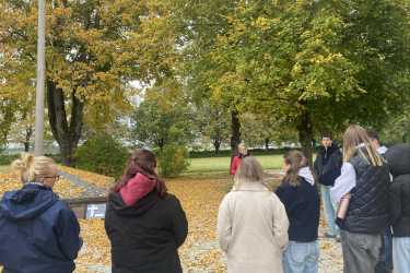 Leistungsfach Deutsch auf Exkursion im Eckerwald Leistungsfach Deutsch auf Exkursion im Eckerwald