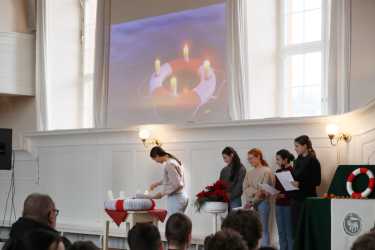 Licht, Hoffnung und Zuversicht – Weihnachtsgottesdienste zum Abschluss des Jahres Licht, Hoffnung und Zuversicht – Weihnachtsgottesdienste zum Abschluss des Jahres