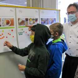 Lieblingsgerichte mit Gemüse aufgewertet: Zinzendorfschulen machen mit beim Tag der Schulverpflegung