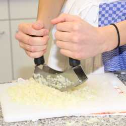 Lieblingsgerichte mit Gemüse aufgewertet: Zinzendorfschulen machen mit beim Tag der Schulverpflegung Lieblingsgerichte mit Gemüse aufgewertet: Zinzendorfschulen machen mit beim Tag der Schulverpflegung