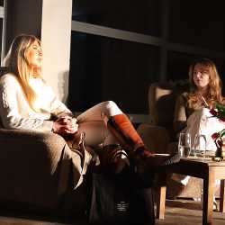 Literatur- und Theaterkurs überzeugt mit spannender Eigenproduktion Literatur- und Theaterkurs überzeugt mit spannender Eigenproduktion