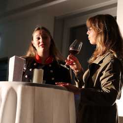 Literatur- und Theaterkurs überzeugt mit spannender Eigenproduktion Literatur- und Theaterkurs überzeugt mit spannender Eigenproduktion