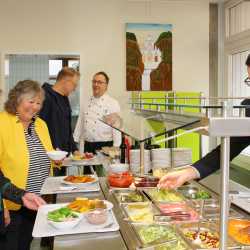 Martina Braun, MdL, diskutiert mit Gemeinschaftskunde-Leistungskurs Martina Braun, MdL, diskutiert mit Gemeinschaftskunde-Leistungskurs