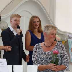 Mit der Mittleren Reife in der Tasche sind 37 Absolventen der Zinzendorfschulen „nicht zu halten“ Mit der Mittleren Reife in der Tasche sind 37 Absolventen der Zinzendorfschulen „nicht zu halten“