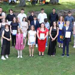 Mit der Mittleren Reife in der Tasche sind 37 Absolventen der Zinzendorfschulen „nicht zu halten“ Mit der Mittleren Reife in der Tasche sind 37 Absolventen der Zinzendorfschulen „nicht zu halten“