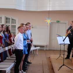 Mittlere Reife als solide Basis zum „Sprung ins Ungewisse“ Mittlere Reife als solide Basis zum „Sprung ins Ungewisse“