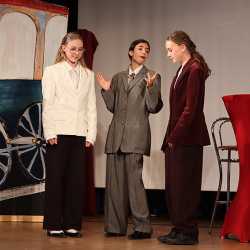 „Mord im Orient-Express“ – Spannung, Talent und Leidenschaft auf der Bühne „Mord im Orient-Express“ – Spannung, Talent und Leidenschaft auf der Bühne