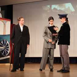 „Mord im Orient-Express“ – Spannung, Talent und Leidenschaft auf der Bühne „Mord im Orient-Express“ – Spannung, Talent und Leidenschaft auf der Bühne