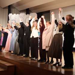 „Mord im Orient-Express“ – Spannung, Talent und Leidenschaft auf der Bühne „Mord im Orient-Express“ – Spannung, Talent und Leidenschaft auf der Bühne