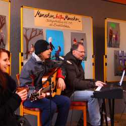 Musik und Gedichte beim Nikolausmarkt im CBH Musik und Gedichte beim Nikolausmarkt im CBH