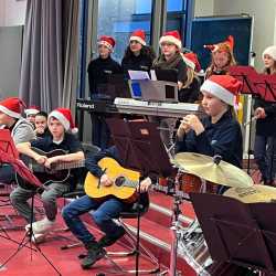 Musikalisch-Künstlerischer Adventsnachmittag Musikalisch-Künstlerischer Adventsnachmittag