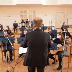 Musikalische Grüße mit der digitalen Adventssingstunde Musikalische Grüße mit der digitalen Adventssingstunde