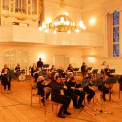 Musikalische Grüße mit der digitalen Adventssingstunde Musikalische Grüße mit der digitalen Adventssingstunde