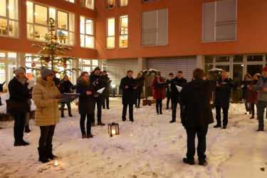 Musikalische Grüße mit der digitalen Adventssingstunde Musikalische Grüße mit der digitalen Adventssingstunde