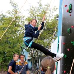 Neue Kletterwand eingeweiht Neue Kletterwand eingeweiht