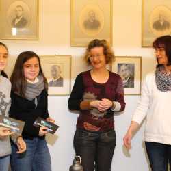 Neun Gewinner freuen sich über die Preise bei der JOBwärts-Tombola Neun Gewinner freuen sich über die Preise bei der JOBwärts-Tombola