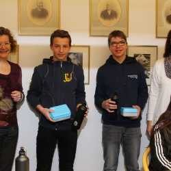 Neun Gewinner freuen sich über die Preise bei der JOBwärts-Tombola Neun Gewinner freuen sich über die Preise bei der JOBwärts-Tombola