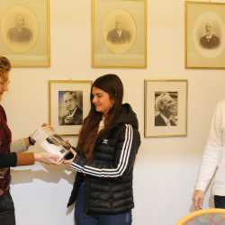 Neun Gewinner freuen sich über die Preise bei der JOBwärts-Tombola Neun Gewinner freuen sich über die Preise bei der JOBwärts-Tombola