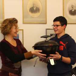 Neun Gewinner freuen sich über die Preise bei der JOBwärts-Tombola Neun Gewinner freuen sich über die Preise bei der JOBwärts-Tombola