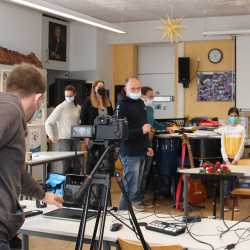 Nuria Kawohl aus der 6b gewinnt Vorlesewettbewerb Nuria Kawohl aus der 6b gewinnt Vorlesewettbewerb