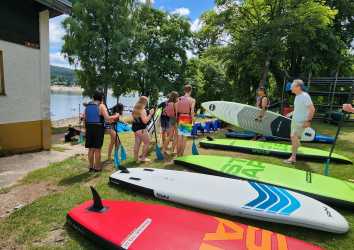 Paddelspaß und Natur pur: Ein erlebnisreicher Internatssamstag im Schwarzwald Paddelspaß und Natur pur: Ein erlebnisreicher Internatssamstag im Schwarzwald