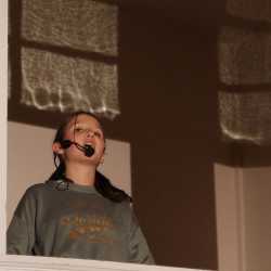 Popmusik, zwei schräge Vögel und drei Fragezeichen Popmusik, zwei schräge Vögel und drei Fragezeichen