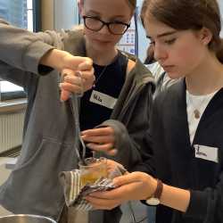 Projekttage bieten bunte Vielfalt beim „Markt der Möglichkeiten“ Projekttage bieten bunte Vielfalt beim „Markt der Möglichkeiten“