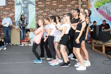 Projekttage münden in kunterbuntem Schulfest Projekttage münden in kunterbuntem Schulfest