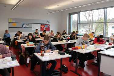 Prüfungen an ZG und ZR haben begonnen Prüfungen an ZG und ZR haben begonnen