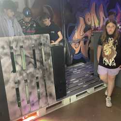 Public Viewing im frisch renovierten Jugendclub des Internats Public Viewing im frisch renovierten Jugendclub des Internats