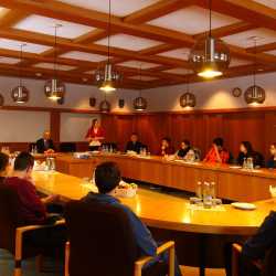 Realschüler spielen Gemeinderatssitzung durch Realschüler spielen Gemeinderatssitzung durch