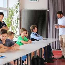 Schüler testen Tablet-Unterricht Schüler testen Tablet-Unterricht