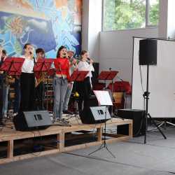 Schulfest der Zinzendorfschulen mit Blick in die Zukunft: Neue Sporthalle vorgestellt Schulfest der Zinzendorfschulen mit Blick in die Zukunft: Neue Sporthalle vorgestellt