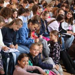 Schuljahresabschluss unter dem Motto „Geschafft!“ Schuljahresabschluss unter dem Motto „Geschafft!“