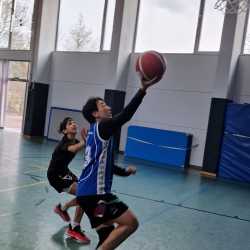 Schulpokal: Lehrer gewinnen beim Basketball Schulpokal: Lehrer gewinnen beim Basketball