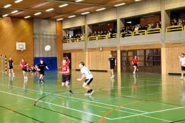 Schulpokal: SWG1 gewinnt Fußball-Turnier, ZG1 liegt in Gesamtwertung vorn Schulpokal: SWG1 gewinnt Fußball-Turnier, ZG1 liegt in Gesamtwertung vorn