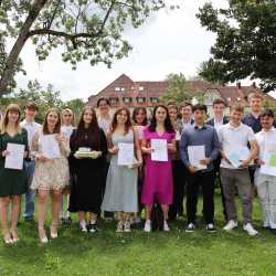 Sechs Einser-Abis an den Zinzendorfgymnasien Sechs Einser-Abis an den Zinzendorfgymnasien