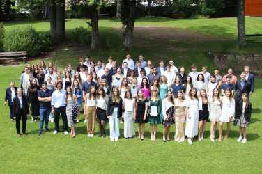 Sechs Einser-Abis an den Zinzendorfgymnasien Sechs Einser-Abis an den Zinzendorfgymnasien